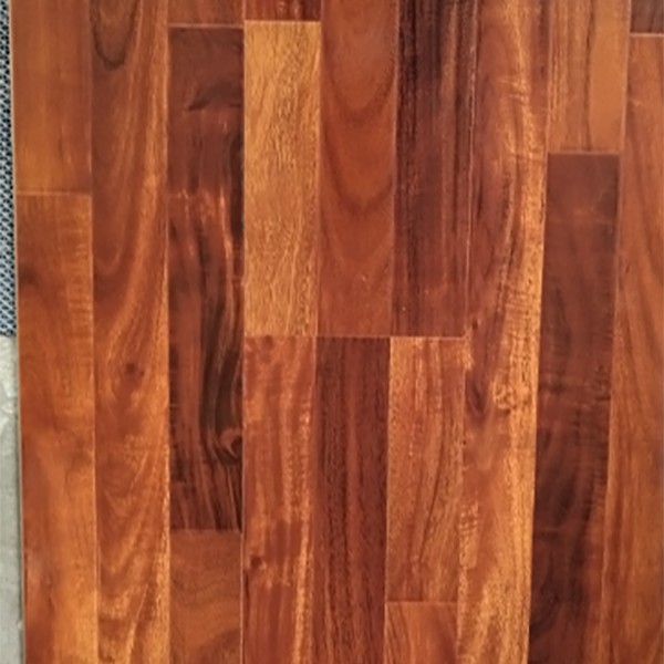 Fényes HDF U-Groove laminált padló